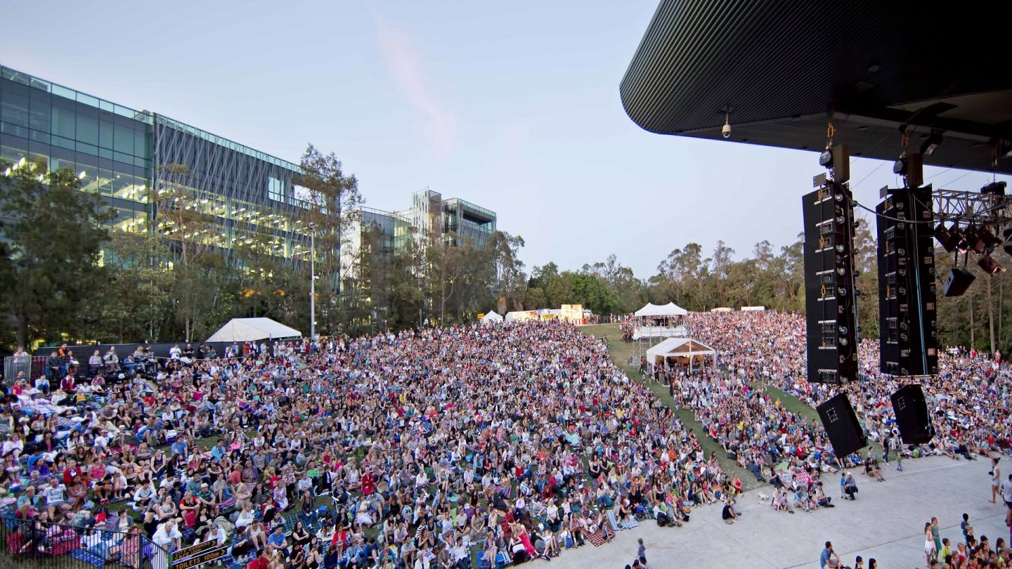 View of packed crowd at the Riverstage in 2014 to view a free performance of Greg Horsman's Coppélia as part of the G20 Cultural Celebrations. Photography Atmosphere Photography