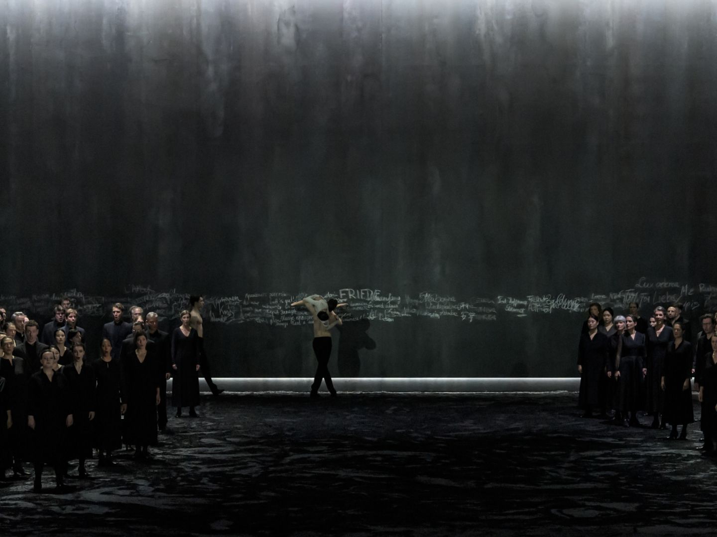 Artists of Stattsballett and Stattsoper Berlin.
Photography Sergei Gherciu.