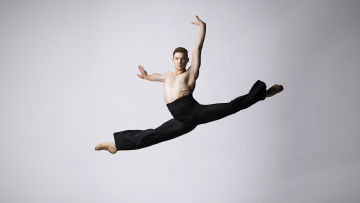 Rian Thompson